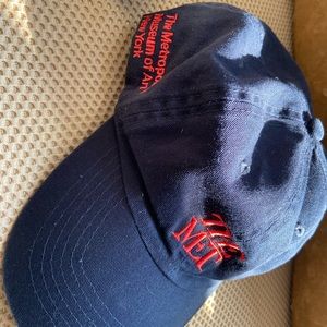 Vintage strapback MET museum hat
